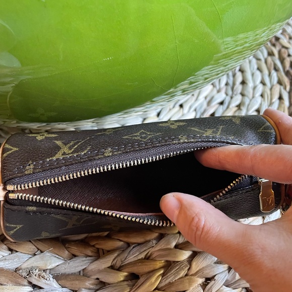 SOLD - 100% authentic vintage Louis Vuitton papillon pouchette - Picture 9 of 9